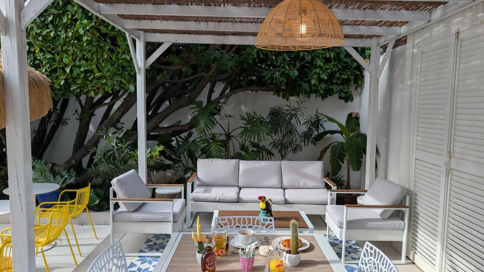 Hotel Mademoiselle Juan-les-Pins 4*,