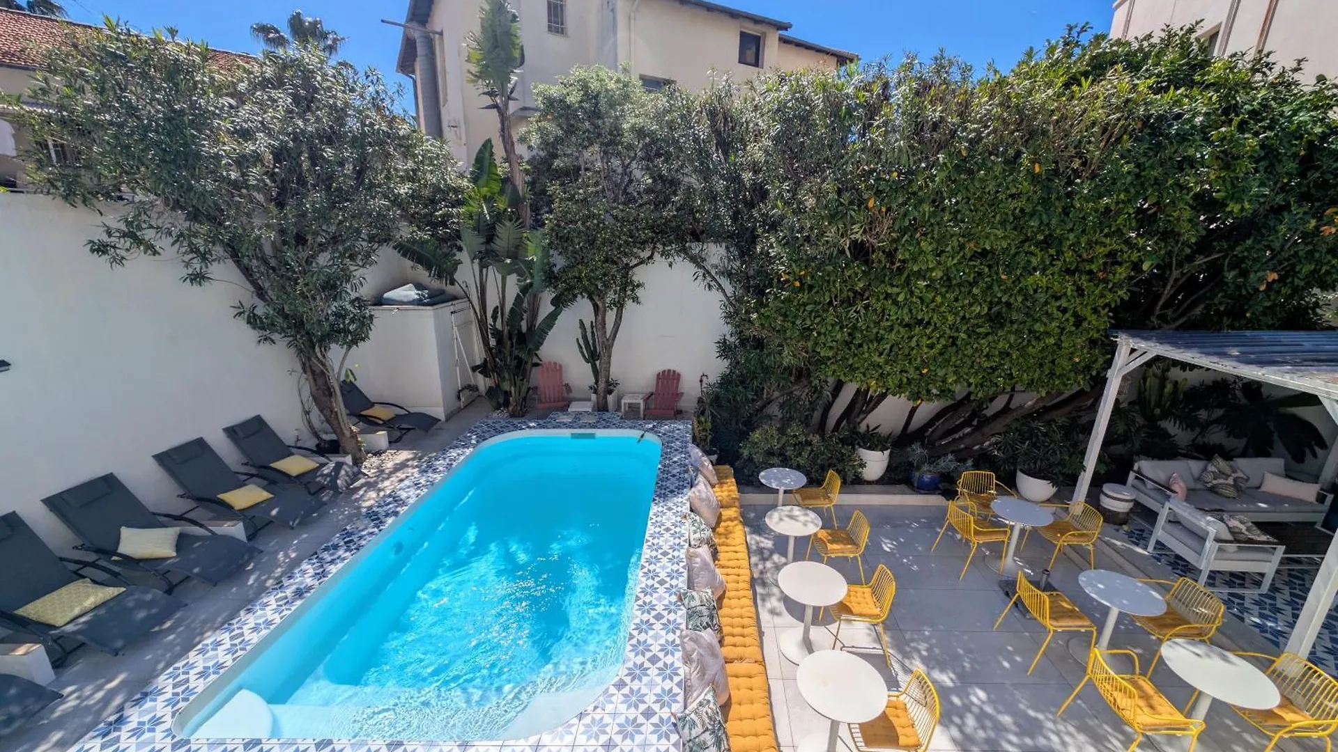 Hotel Mademoiselle location